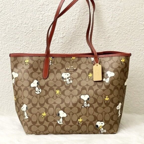 Coach X Peanuts City Tote In With Snoopy Woodstock - Picture 1 of 6